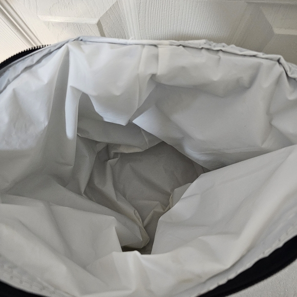 Mini Cooler Bag Adjustable Strap Zippered Closure 9x9 Blue/Black - Picture 3 of 8